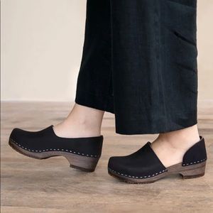 Sandgrens Brett Low Clogs, Black, Size 37, NWT